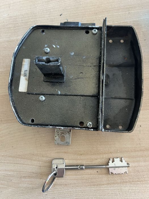 Fechadura com uma chave