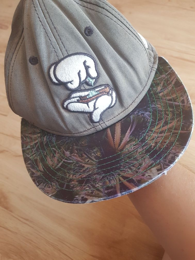 Czapka męska marki  Cayler Sons Marihuana