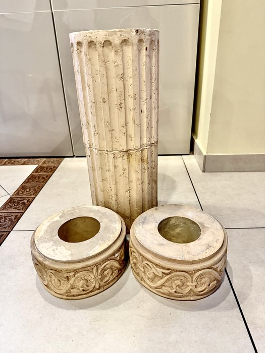 Kolumna kamienna, konglomerat z głowicami