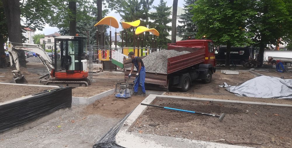 Uslugi minikoparka koparka układanie kostki prace ziemne hydranty