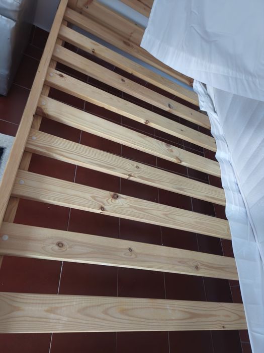 Cama   sem colchão