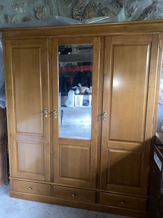 Guarda Fatos de Quarto