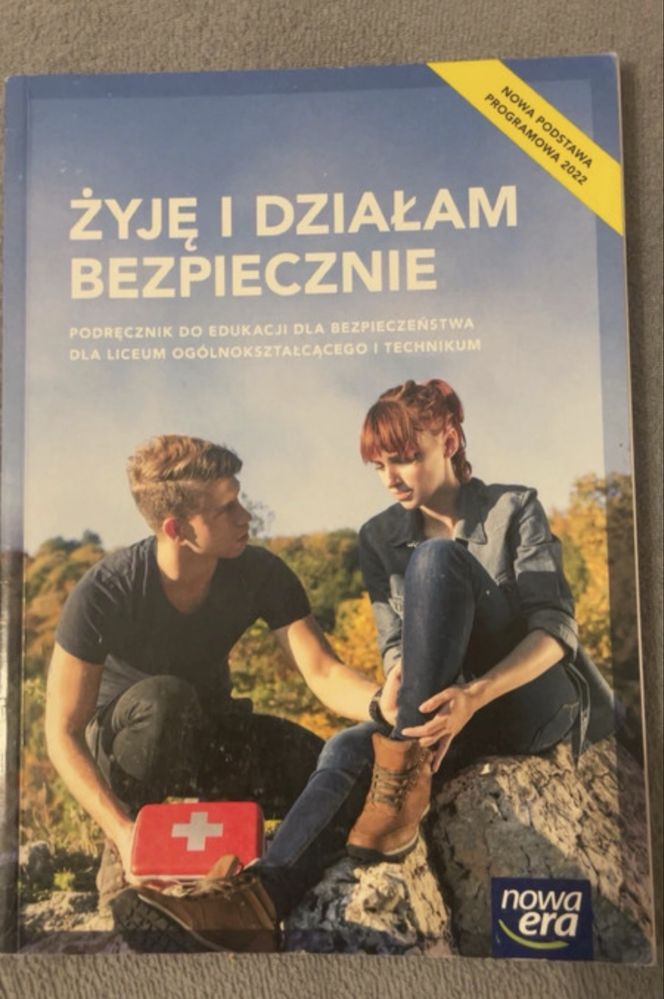 podręcznik Żyję i działam bezpiecznie EDB 1 liceum