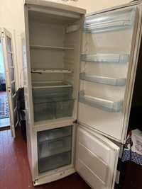 Продам холодильник Electrolux  великий, робочий