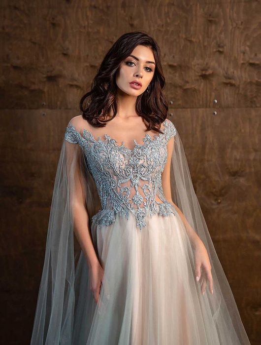 випуска сукня з салону