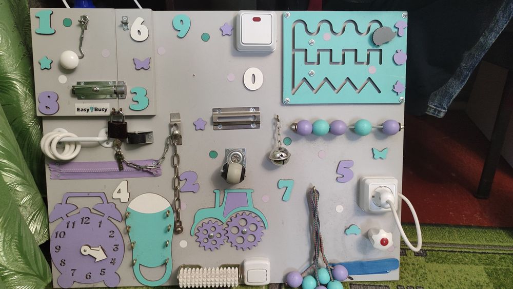 Продам бізіборд стан чудовий