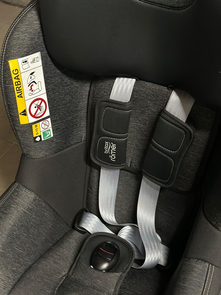 Fotelik Britax Romer Dualfix M-Size Graphite Marbie