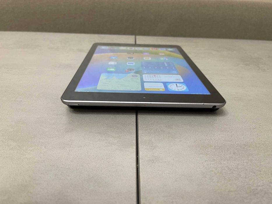 Планшет Apple iPad A1822 (5 Gen., 2020), 9.7", Apple A9, 2GB, 32GB