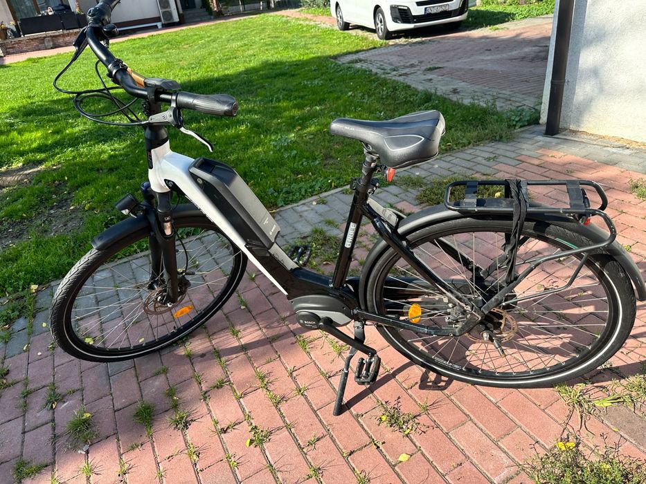 Elektryczny rower Cube