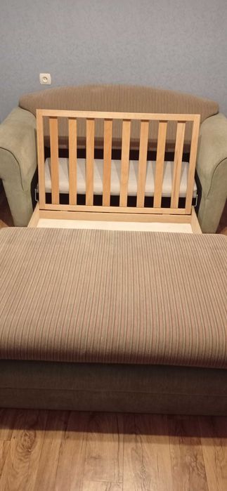 Sofa rozkładana odcień zieleni