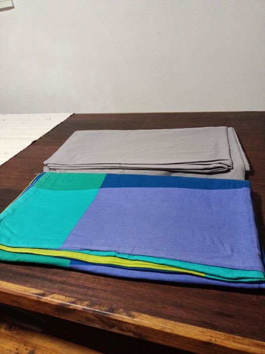 Duas capas de edredom.