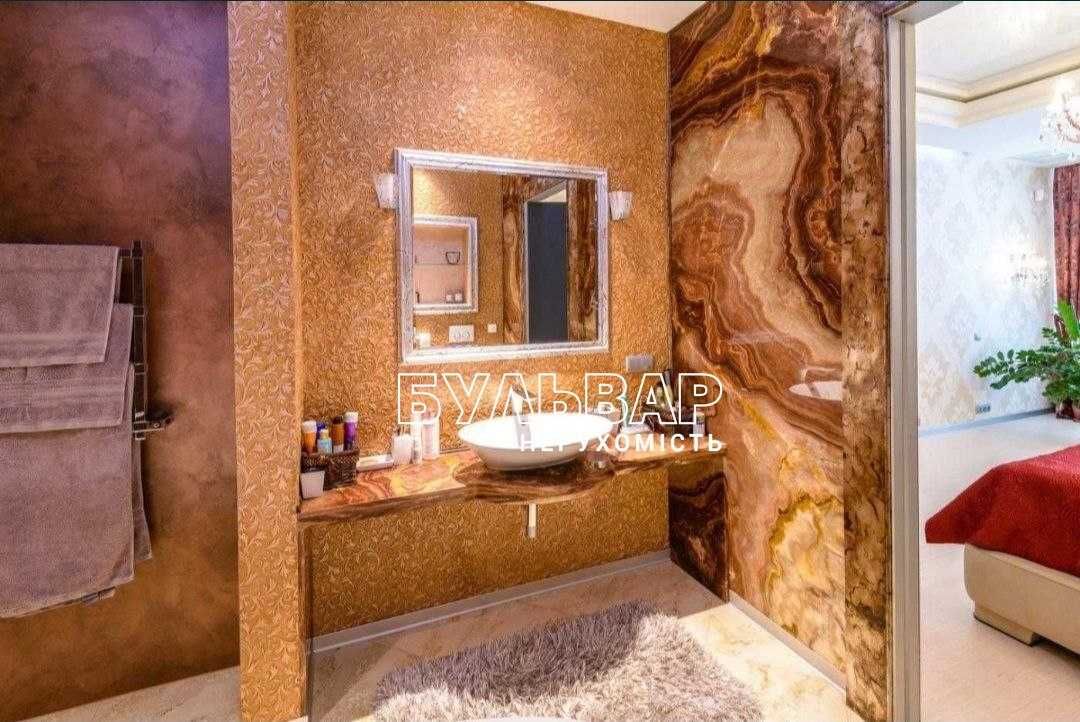 VIP!! Продам 3 к.кв Новостой ЖК Мир пер. Отакара Яроша, Бот Сад