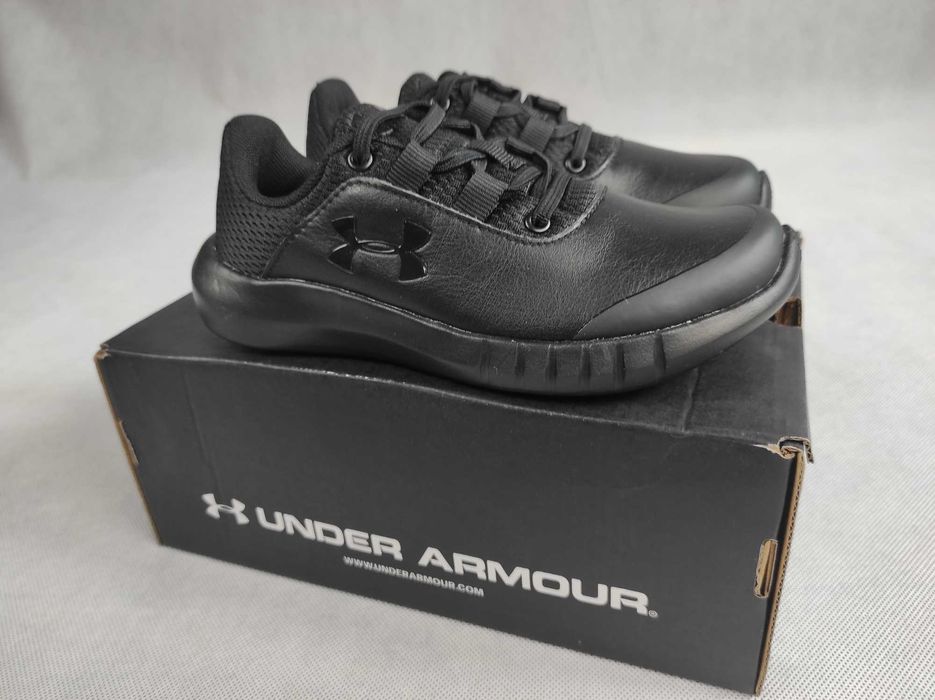 Buty Under Armour czarne r. 29,5