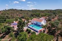 Quinta no Alentejo com 3 Casas Autênticas num Terreno de 114.000 m²