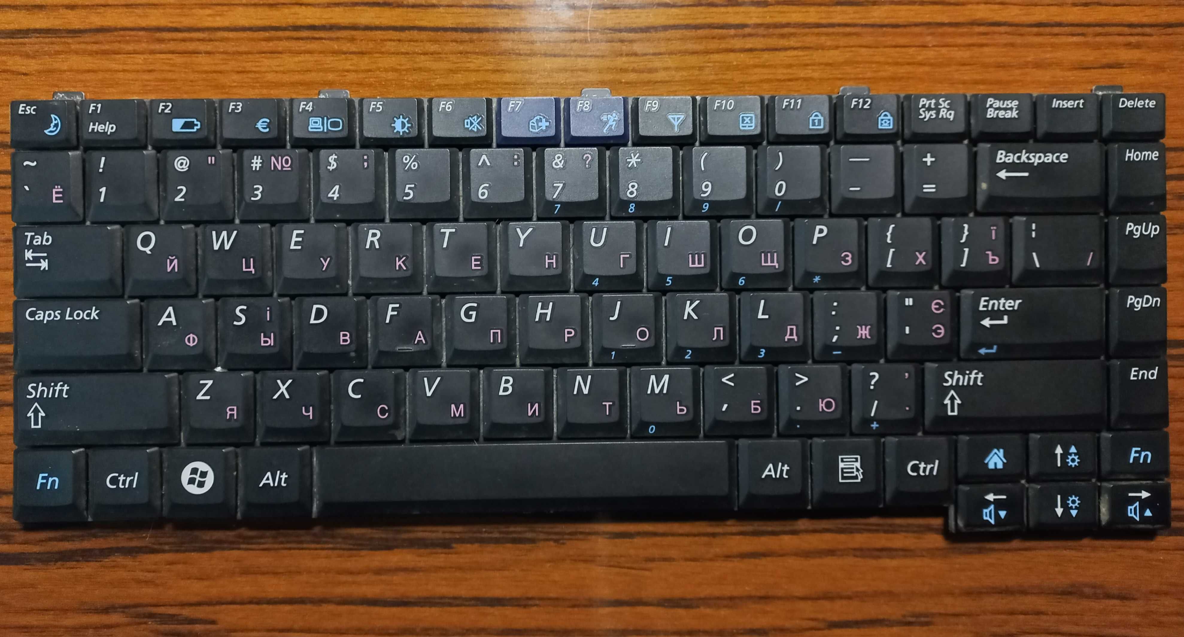 Samsung R40 Plus Клавіатура