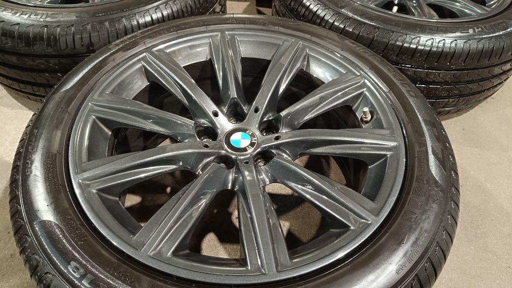 Koła lub same felgi BMW 8Jx18 ET30 5x112 Pirelli 245/45/18