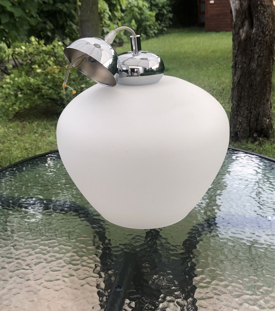 Dwie lampy wiszące