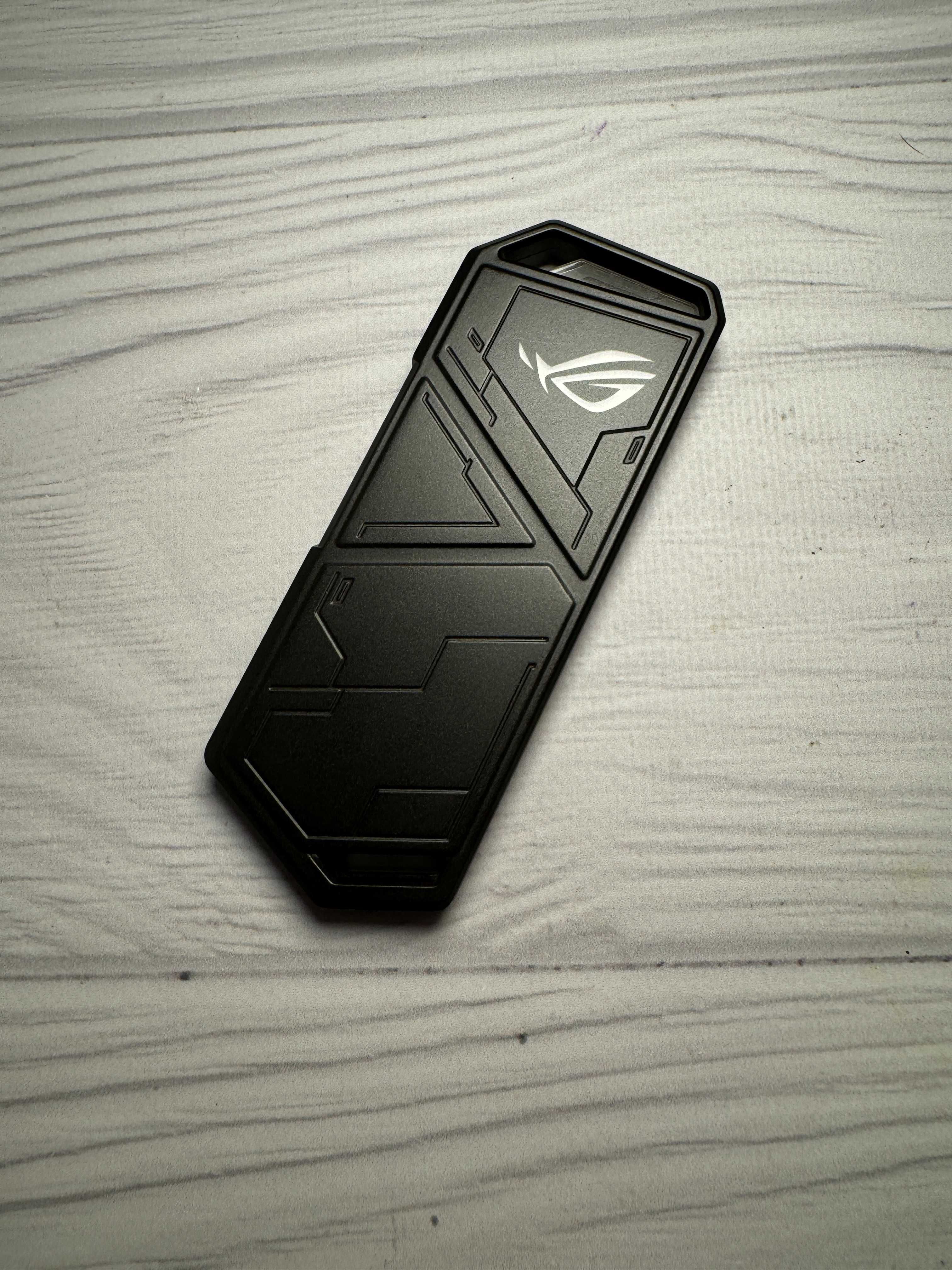Зовнішня кишеня Asus ROG Arion для M.2 (обмен/продажа) Внешний карман