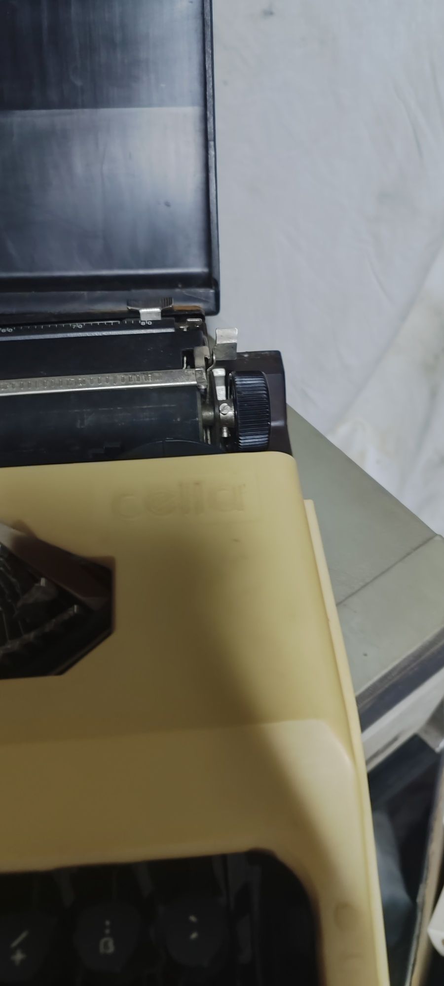 Zabytkowa maszyna do pisania robotron 1001 walizkowa