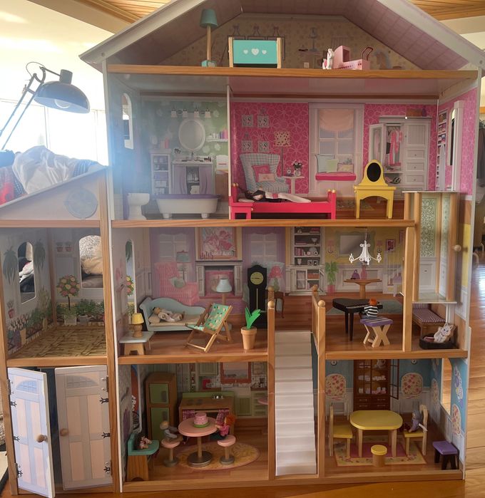 Casa de bonecas muito grande com recheio 125/136 cm