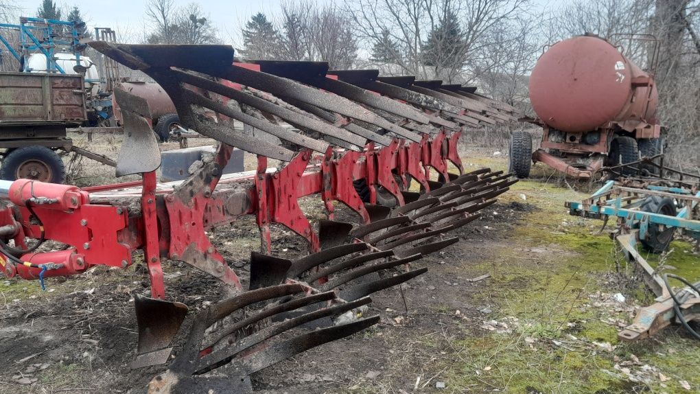 Продається плуг Pottinger 8 корпусний.