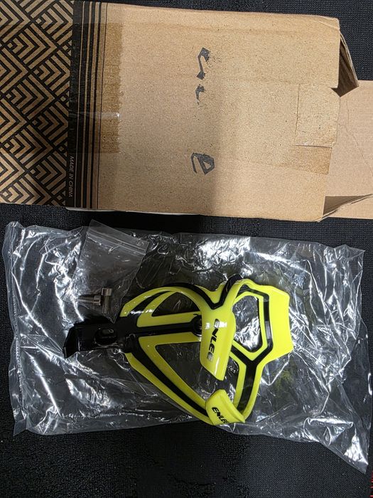Suporte amarelo bicicleta para garrafa água