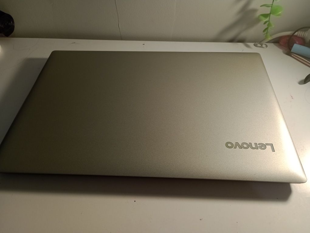 Laptop Lenovo w bdb stanie