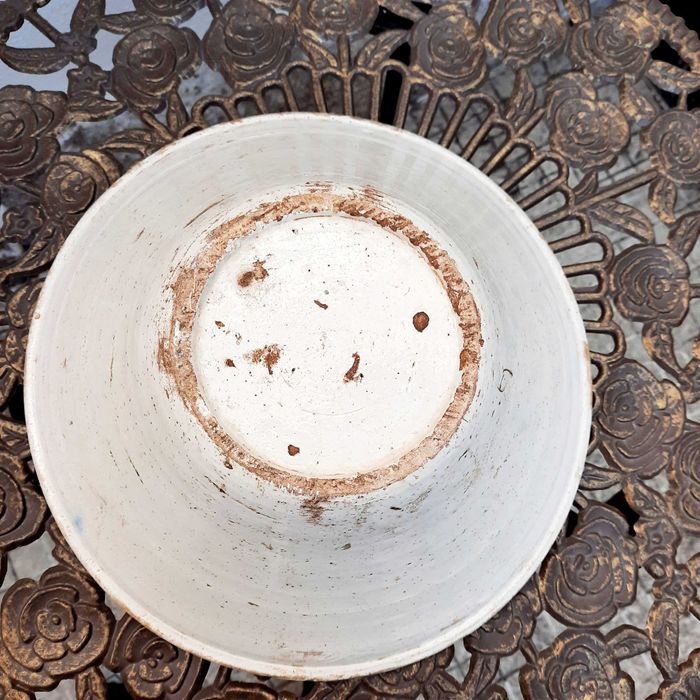 Taça em faiança portuguesa do século XIX.  Esmalte e policromada.