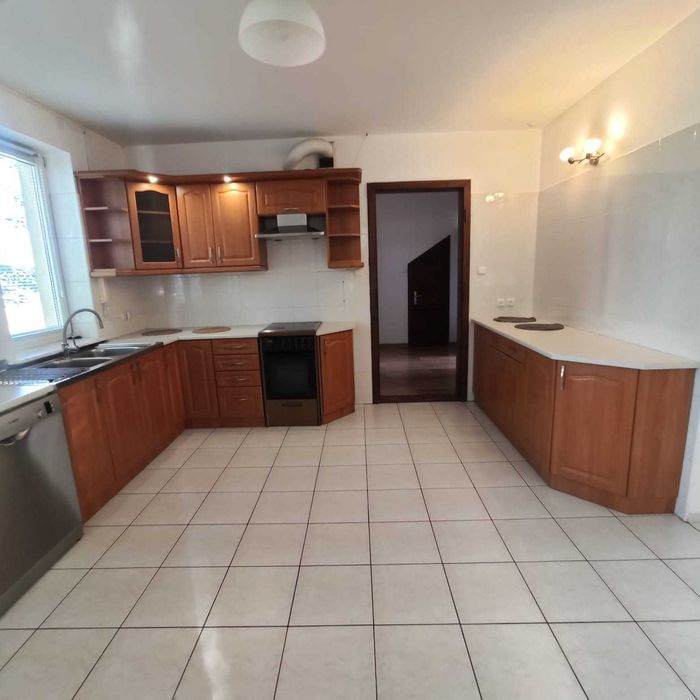 Wygodny dom - 5 pokoi blisko Lasu Wolskiego