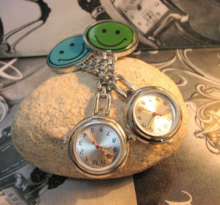 Zegarek lekarza pielęgniarki personelu medycznego. Quartz. Nowy.