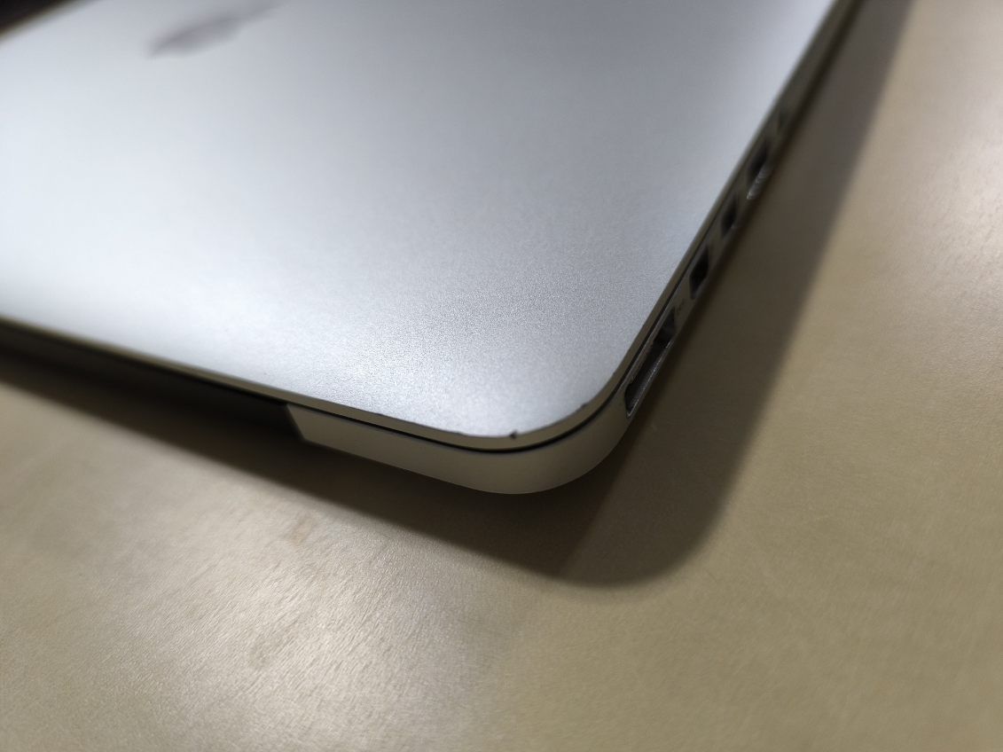 Apple Macbook PRO 1398 i7 
16/256 QWERTY US A+
