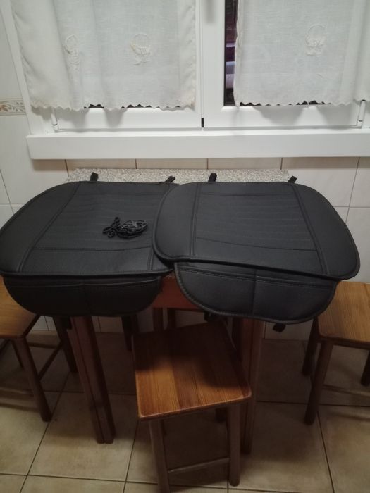 8€ 2 capas de acentos de carro novo