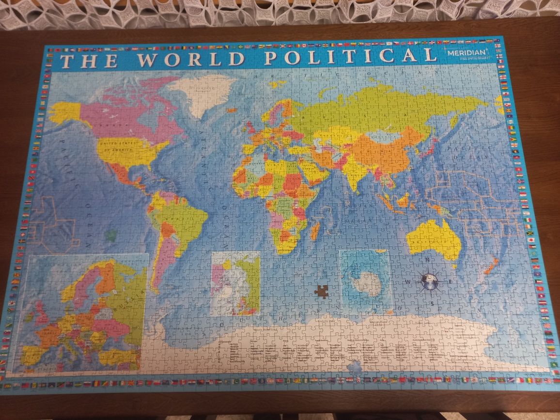 Puzzle mapa polityczna 2000