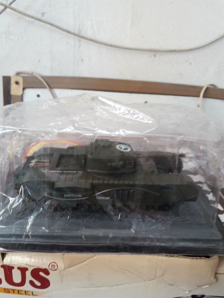 Модель  авто м 1/43,