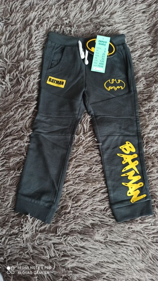 Nowe spodnie dresowe batman chłopięce r. 98