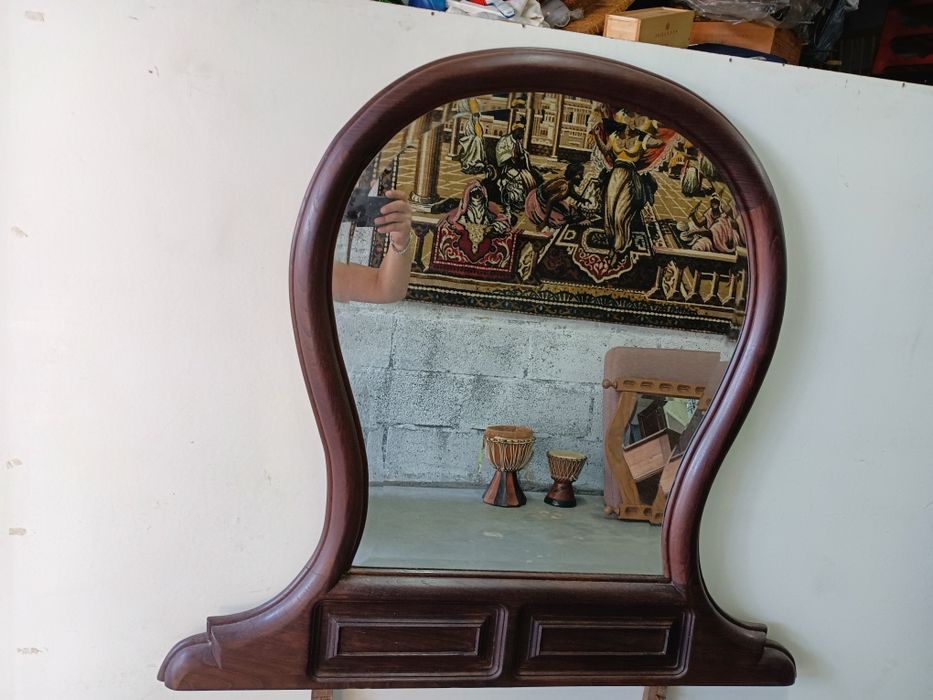 Espelho para cómoda em mogno, medidas 92/88cm altura