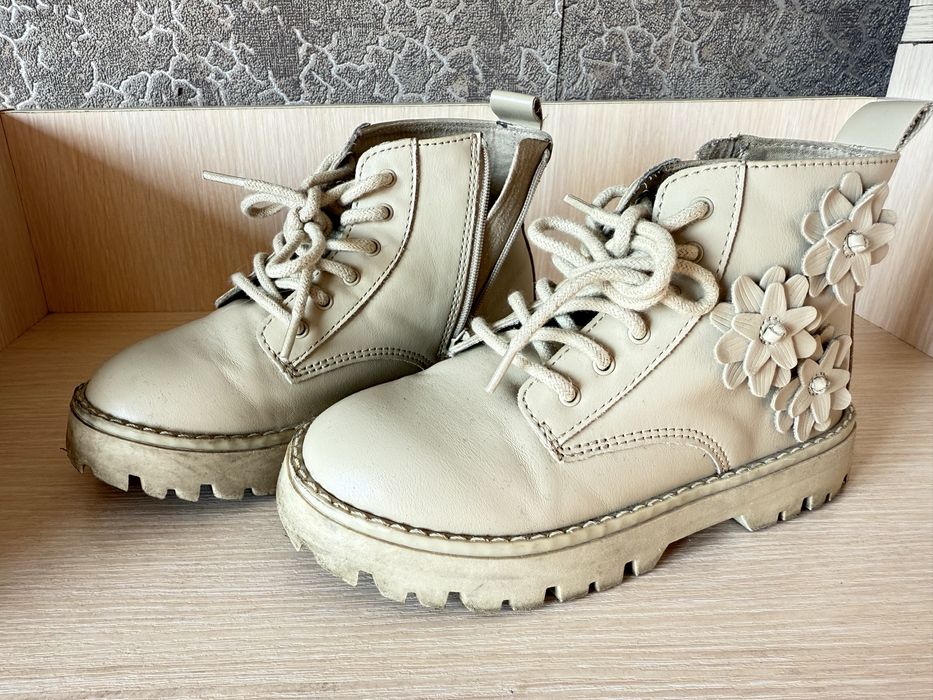 Демисезонные ботинки Zara на девочку 27 размер