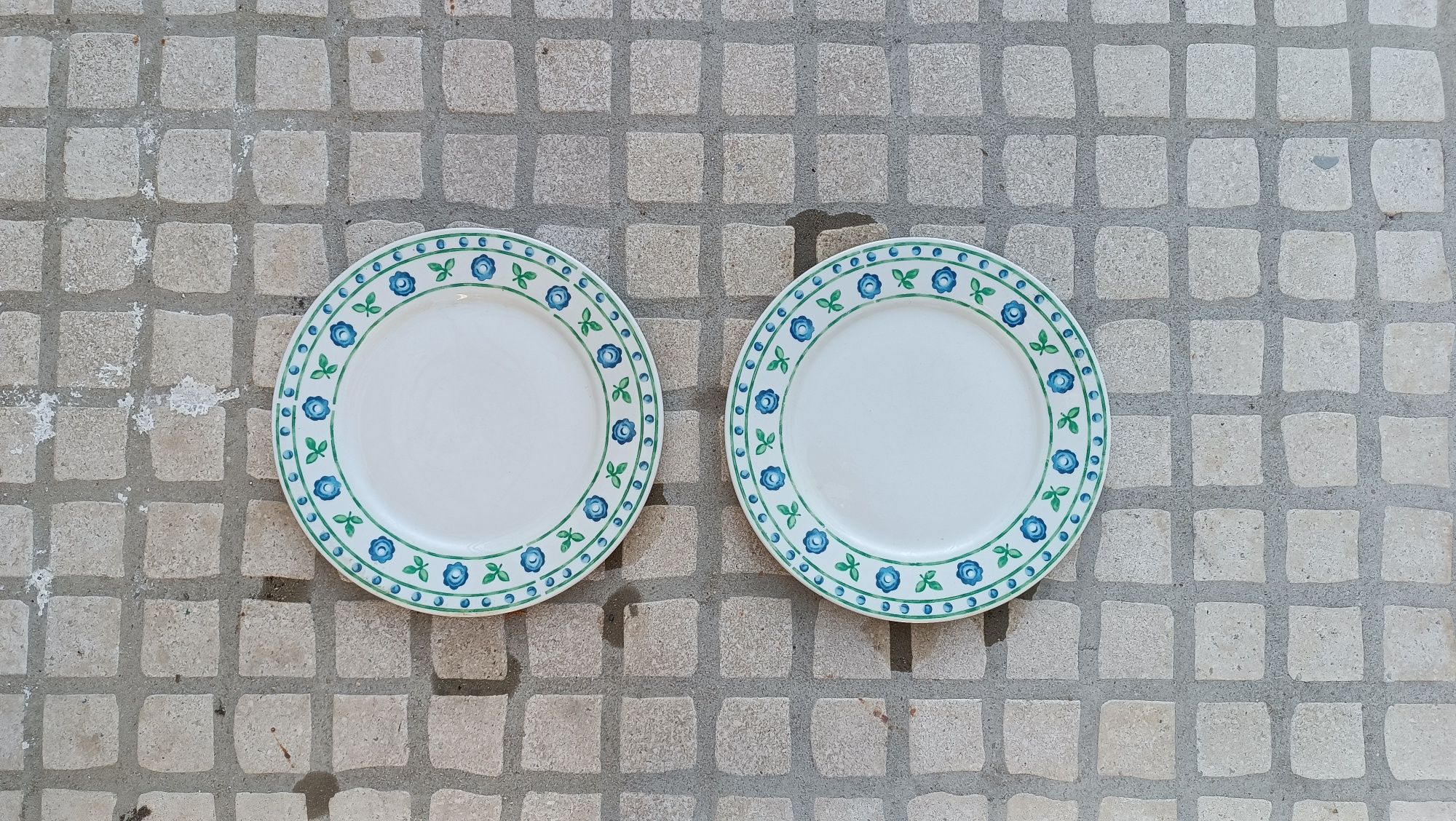 Pratos de cerâmica