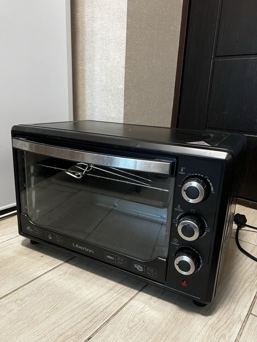 Електрична піч LIBERTON LEO-380 Black