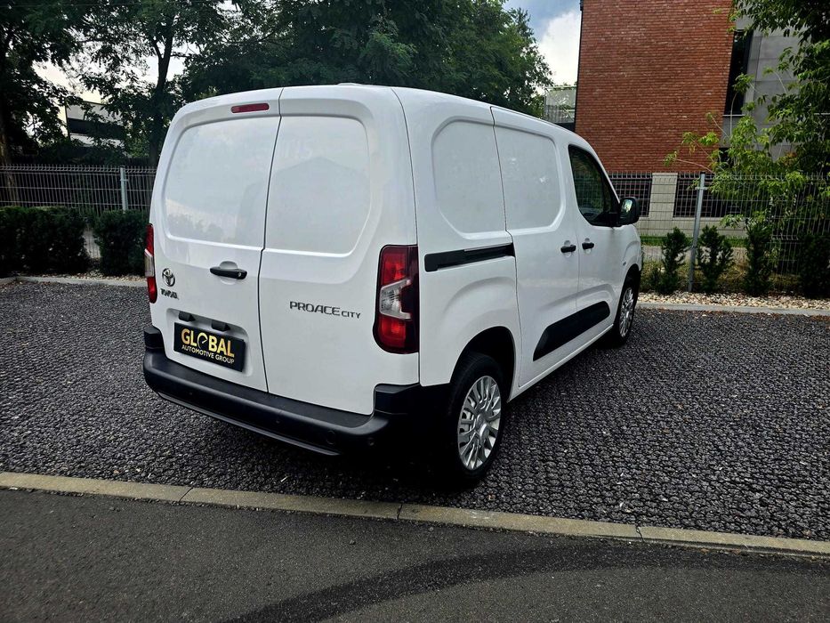 TOYOTA PROACE CITY | Wynajem Długoterminowy | Wypożyczalnia Samochodów