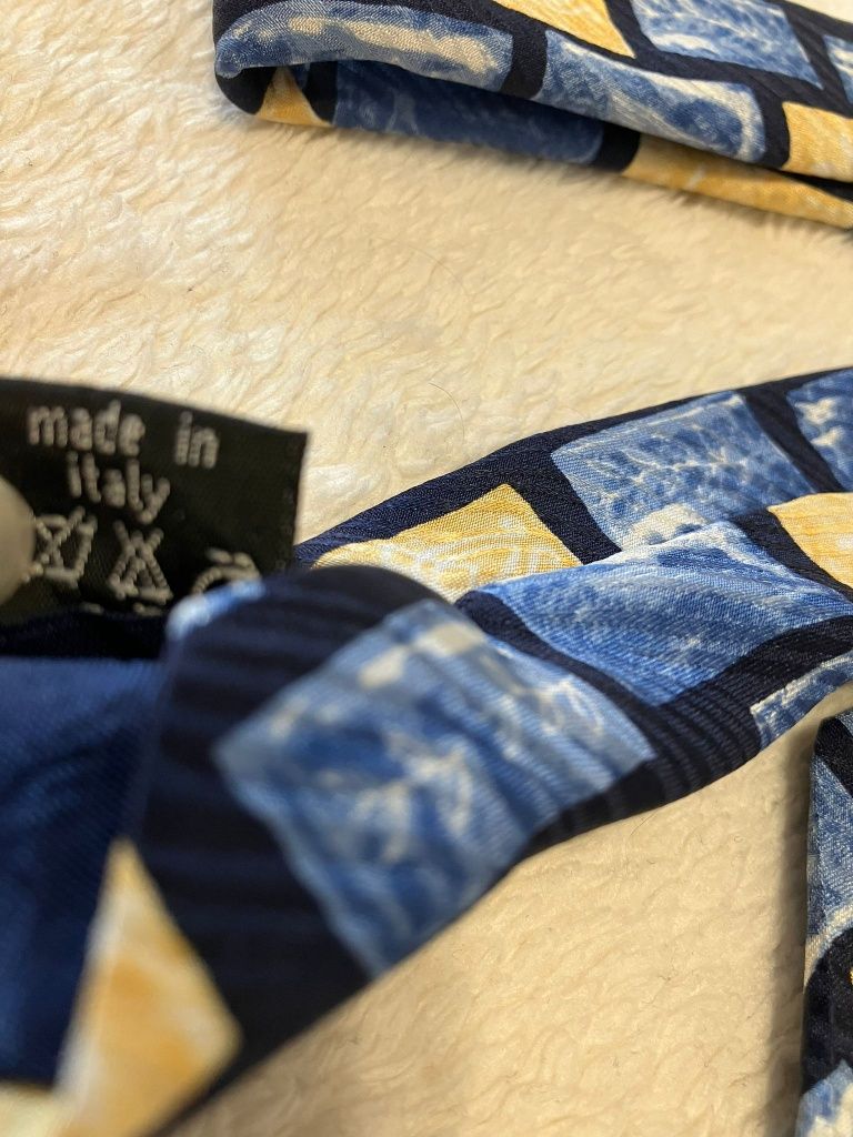 Jedwabny krawat męski wzory wzorzysty jedwab vintage żółty niebieski