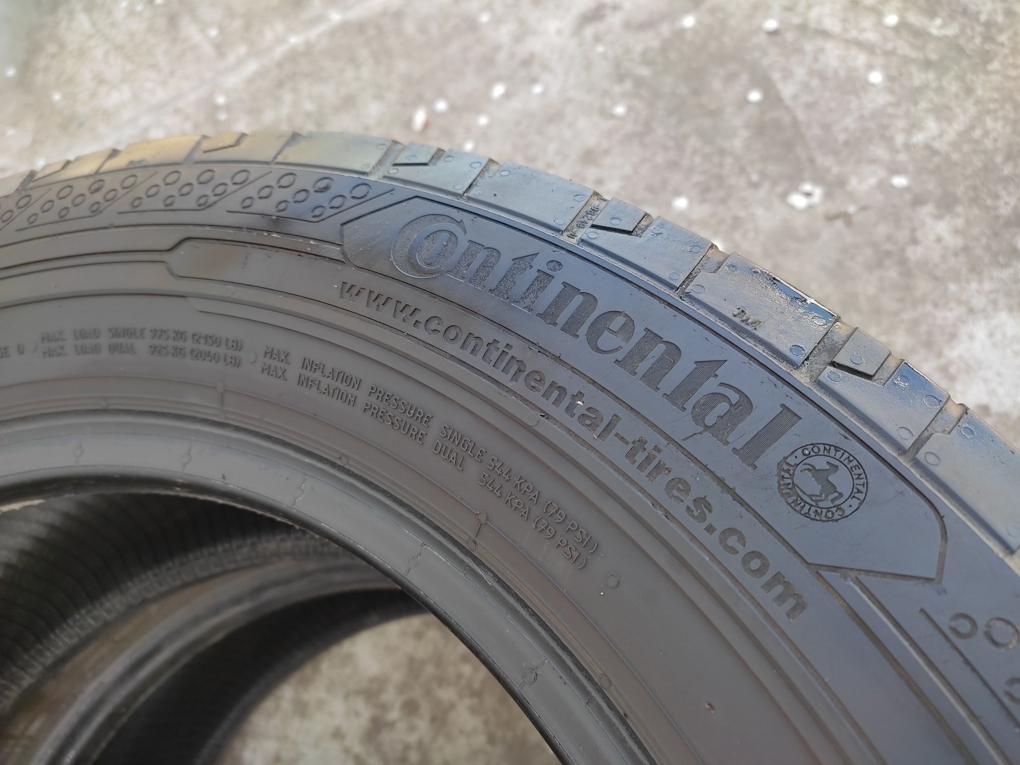 Продам пару вантажної гуми Continental 205/65 R16C