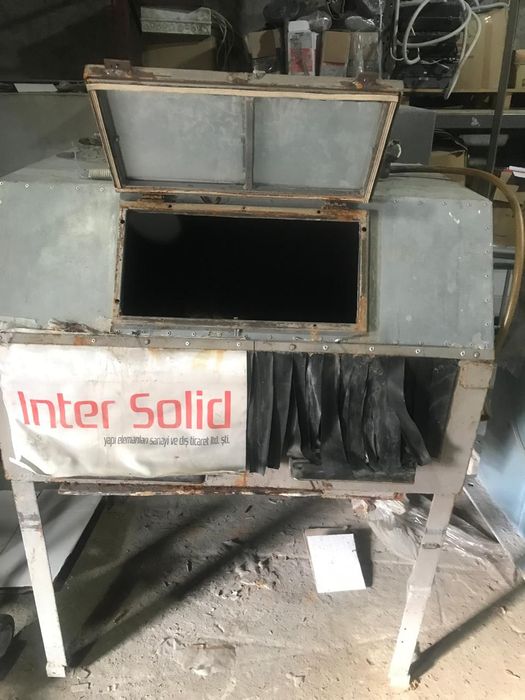 Піскоструйна камера для ручної обробки