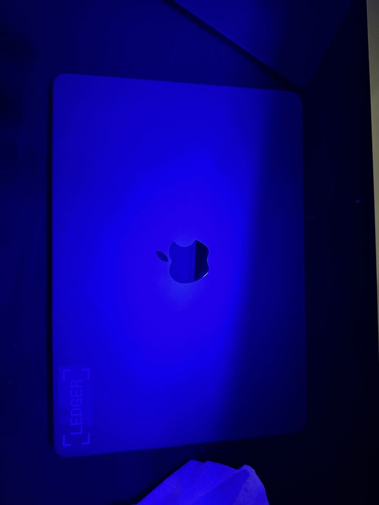 Macbook Air M2 2024