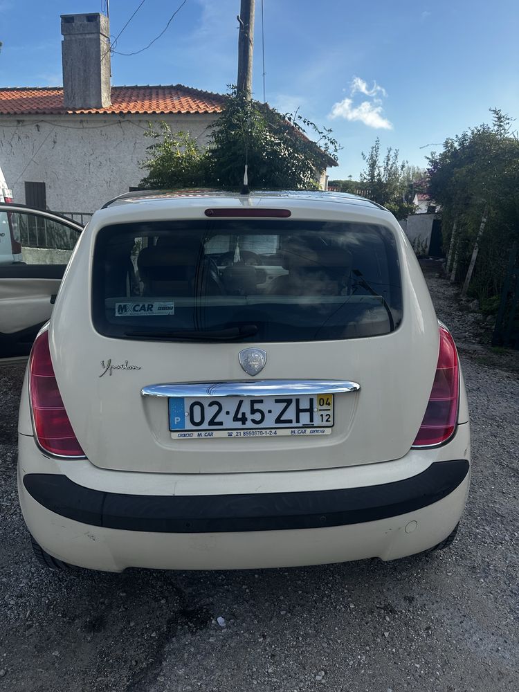 Vendo lancia Y 2004