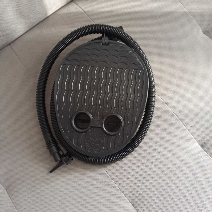 Materac kempingowy Quechua Air Comfort 140 cm 2-osobowy + pompka