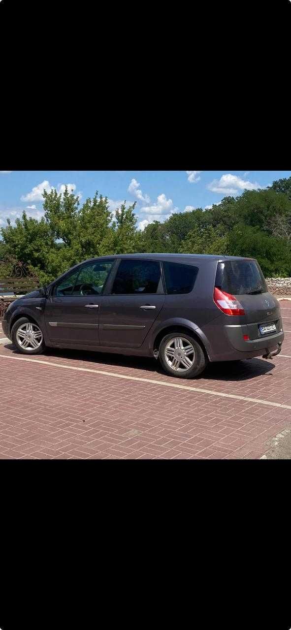 Продаю машину Renault Grand Scenik
