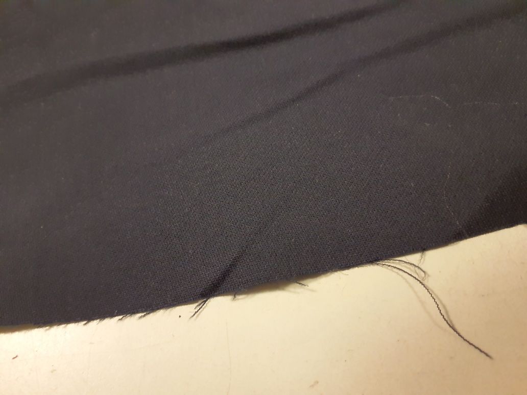 Tkanina granat z elastanem szer.140 cm.