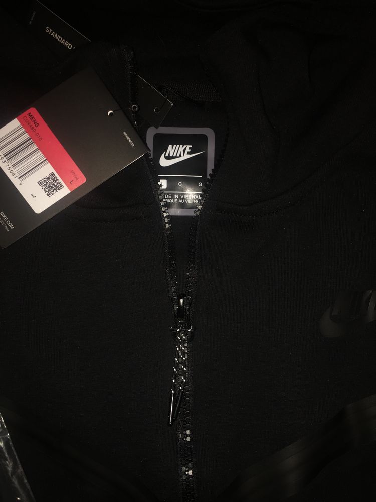 Nike Tech Fleece Black Hoodie (M-Xl)