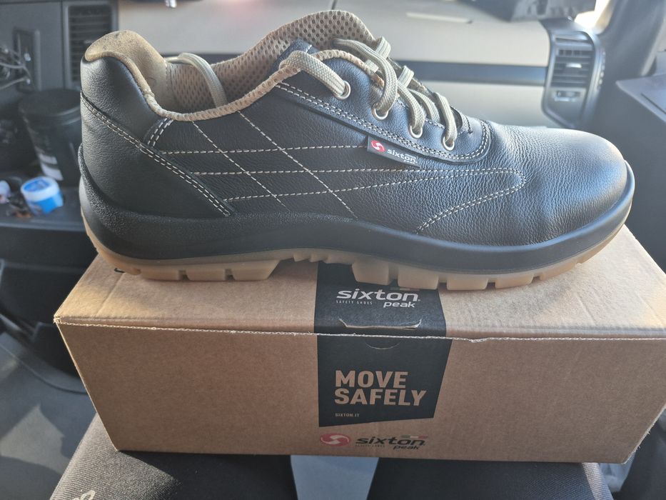 Buty robocze wzmacniane